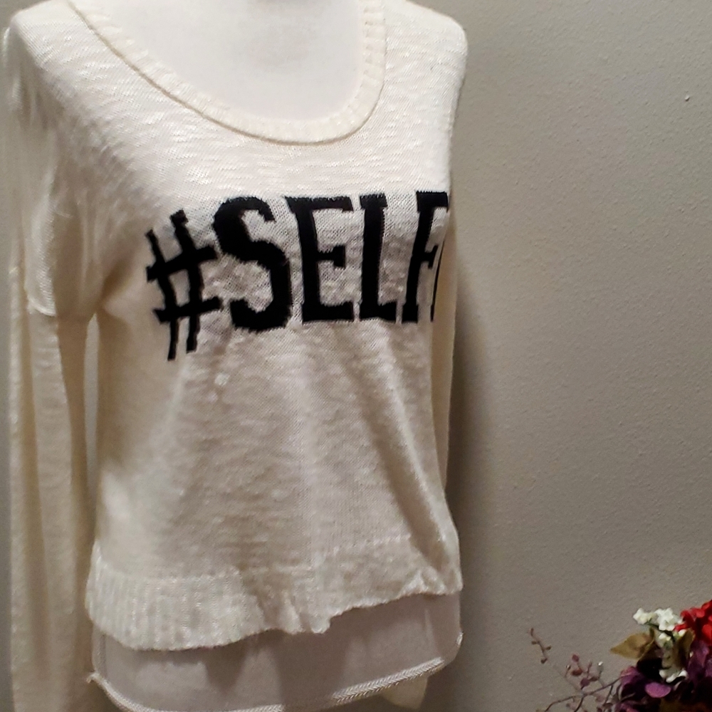 #Selfie Knitted Crop Top - Picture 2 of 4